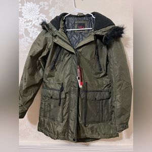 NWT Green women’s winter jacket